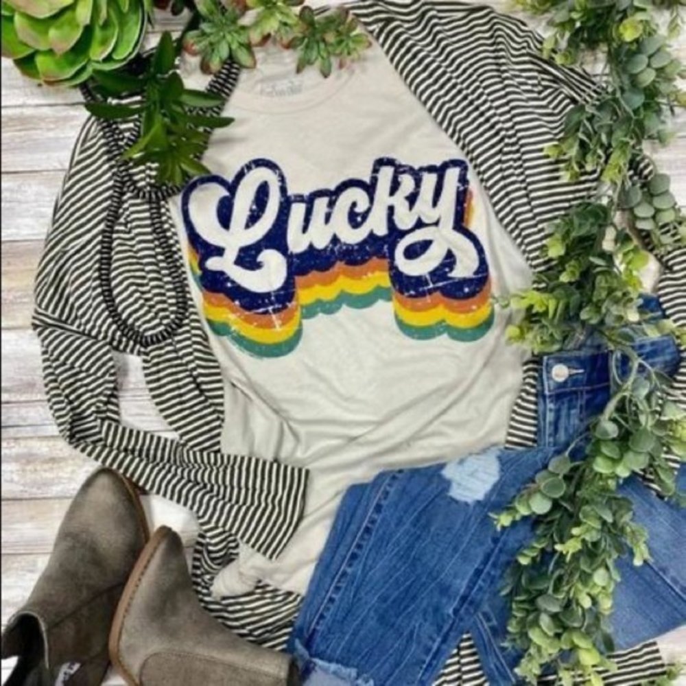❤️HUGE SALE❤️Retro LUCKY  St. Patrick's Day T-shirt - Picture 2 of 2